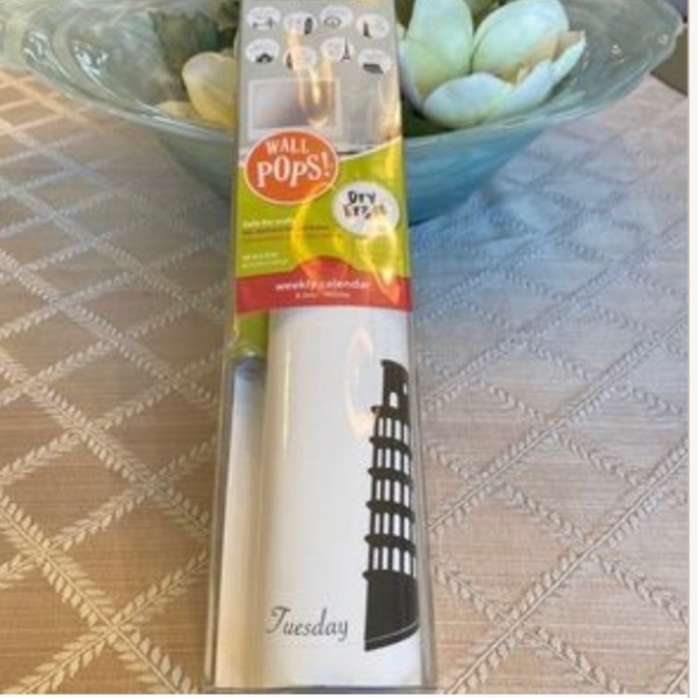 Wall pops days of the week circles